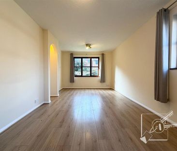 2 bedroom ground floor flat to rent - Photo 2