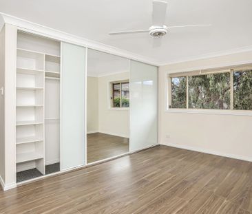 Stylish Modern Residence in a Prime Quakers Hill Location!! - Photo 2
