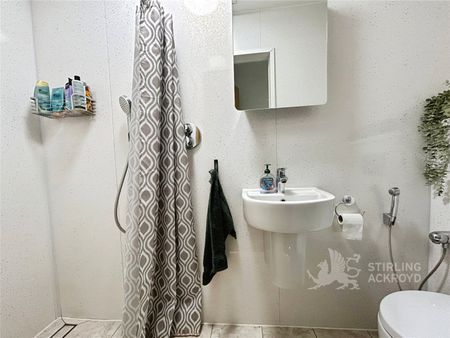 High Street, Egham, Surrey, TW20 9ED - Photo 4