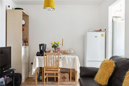 2 Bed Flat, Westcott Close, N15 - Photo 3