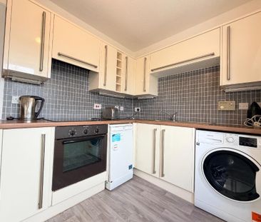 1 bedroom flat to rent - Photo 6