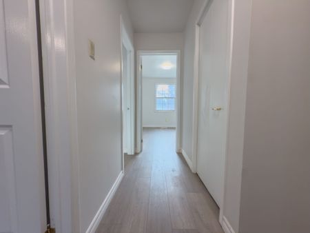 For Lease - 343 Bronte Road, Oakville, Ontario - Photo 4