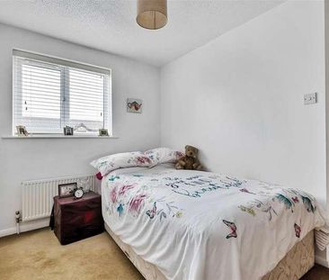 Lowestoft Drive, Cippenham, SL1 - Photo 1