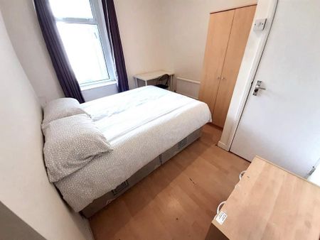 5 bedroom house to rent - Photo 2