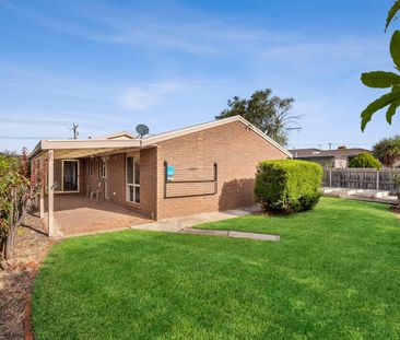 Beautiful family home on Heyers Road ! - Photo 2
