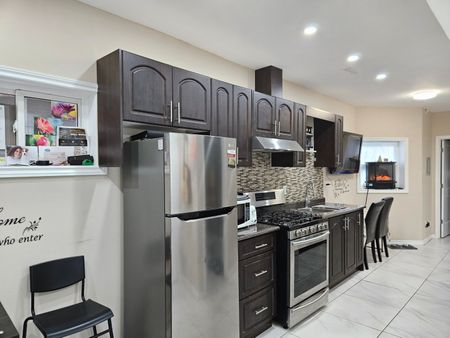 For Lease - 141 Coxwell Avenue Unit# Lower, Toronto, Ontario - Photo 5