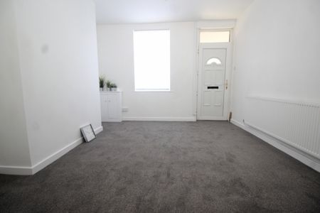 2 Bedroom Terraced House - Photo 3