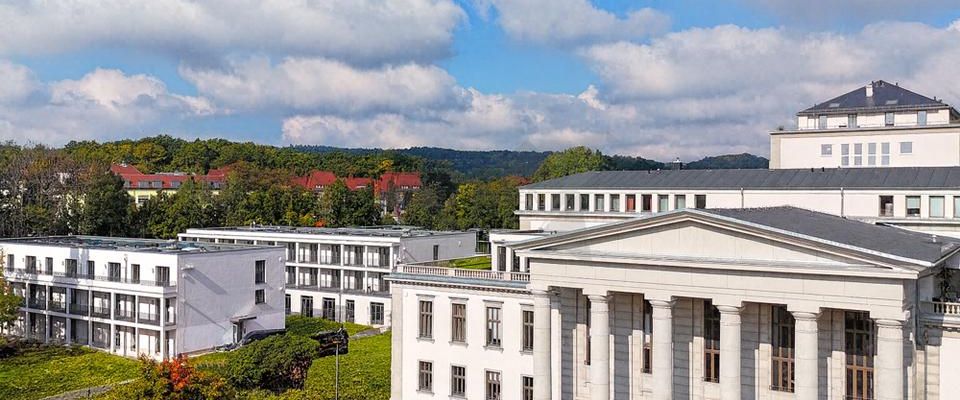 + Sonnenstunden genießen + 2-Zimmer-Wohnung mit Südterrasse und Einbauküche - Foto 1