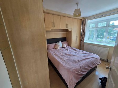 3 bedroom semi-detached house to rent - Photo 4