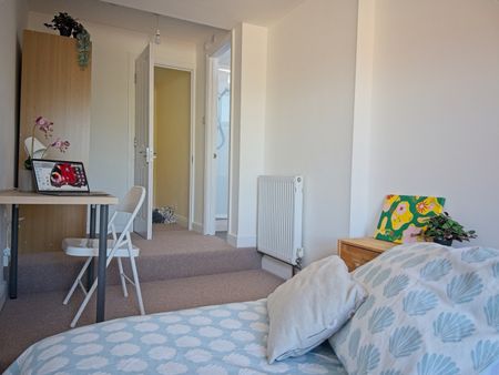 4 Bed Terraced House, Lorne Road, LE2 - Photo 3