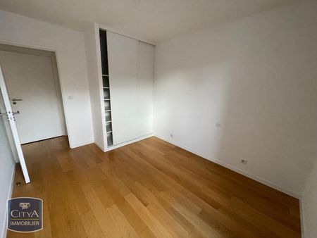 Location Appartement 4 pièces 103m² SOYAUX 16800 - Photo 5