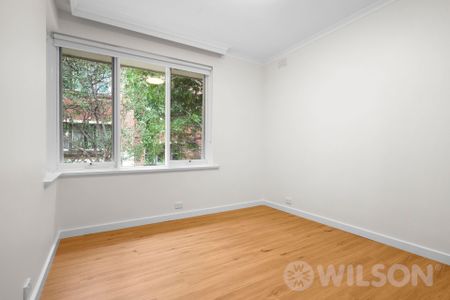 Newly renovated 1 bedroom apartment in trendy St Kilda! - Photo 3