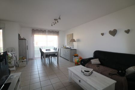 Location Appartement 3 pièces 69m² LA TALAUDIERE 42350 - Photo 2