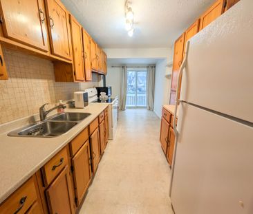 13 Doncaster Blvd, St. Catharines - 2 Bedroom Detached House - Photo 1