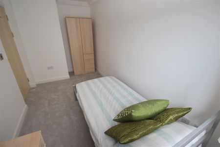 2 Bedroom Flat/Apartment To Let - Photo 3