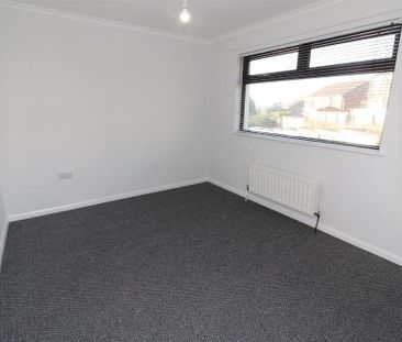46 Queens Avenue, Newtownabbey, BT36 5HU - Photo 4