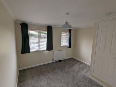 2 bedroom terraced house to rent - Photo 4
