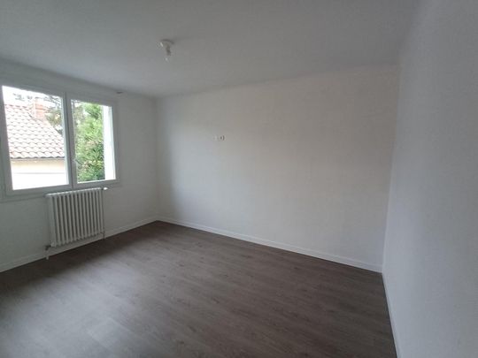 Location Appartement 3 pièces 69m² MILLAU 12100 - Photo 1