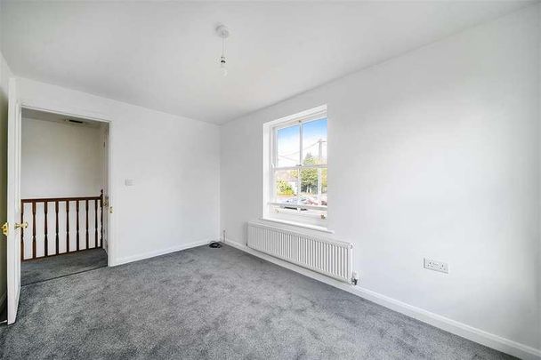 Long Close, Downton, SP5 - Photo 1