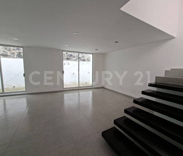 Renta casa en cluster Cuernaca - Photo 1