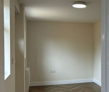 Studio Flat, Cavendish Road, N18 - Photo 4