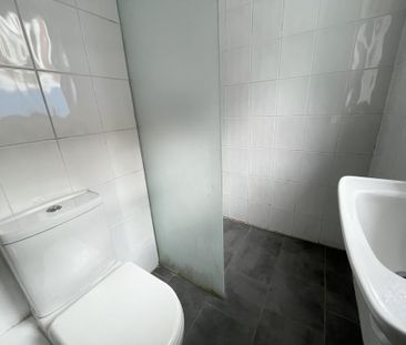 2 bedroom semi-detached house to rent - Photo 4