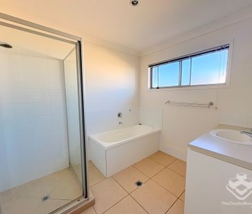 Well-Located Townhouse with onsite gym & pool - Photo 5