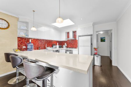 Well Positioned, Modern Beauty! - Photo 4