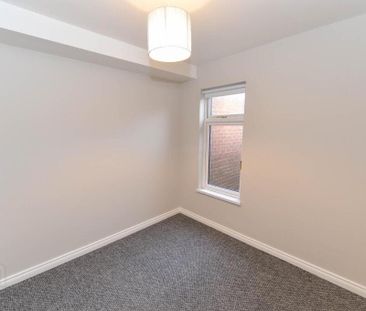 18 Hollycroft Avenue, Belfast, BT5 5JE - Photo 4