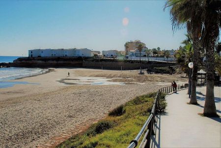 2 room luxury Flat for rent in Orihuela, Valencia - Photo 2