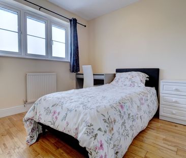 3 bedroom link detached house to rent - Photo 2