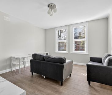 Apt 2 56 Myrtlefield Park, BELFAST, BT9 6NF - Photo 2