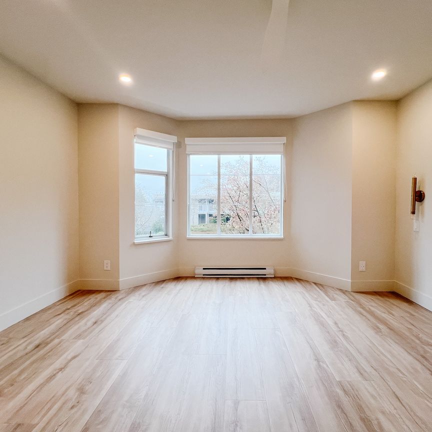 Deep Cove Delight! - Photo 1