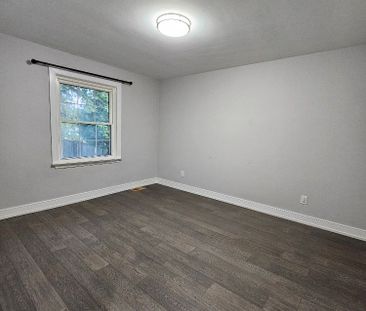 For Lease - 259 Tower Drive Unit# Main, Toronto, Ontario - Photo 3