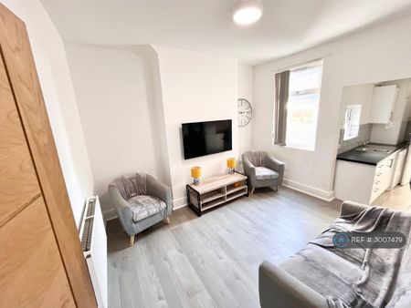 3 bedroom terraced house to rent - Photo 2