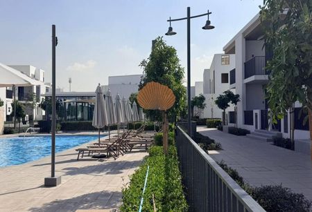 AVAILABLE | URBAN VILLAGE LIVING | FAMILY FRIENDLY COMMUNITY - Photo 2