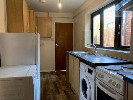 3 bedroom detached house to rent - Photo 4