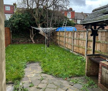 3 Bed Maisonette, Malcolm Road London, SE25 - Photo 1