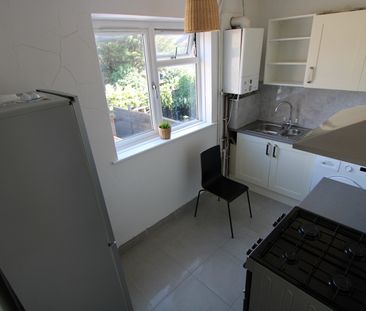 3 Bed Flat, Streatham Vale, SW16 - Photo 5