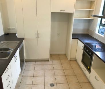 2 Level - 2 Bedroom Apartment - 2 carparks - Photo 6