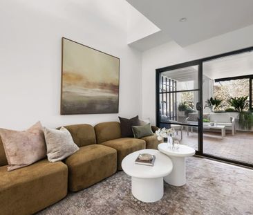 Exceptional warehouse living with space and style - Photo 2