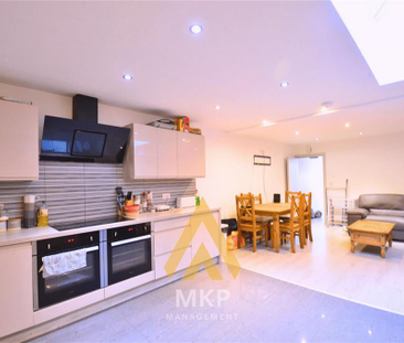 7 bedroom terraced house to rent - Photo 3