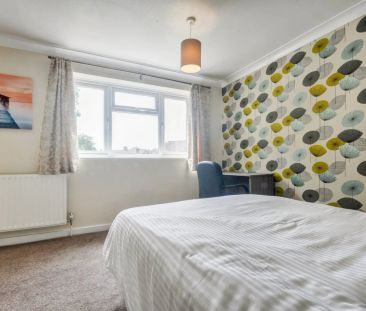 Ardingly Close, Ifield, RH11 - Photo 3