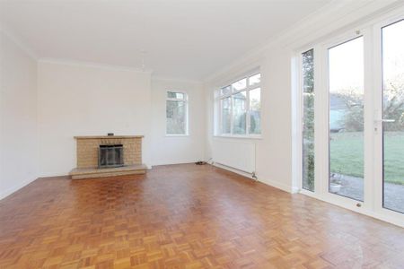 4 bedroom detached house to rent - Photo 2