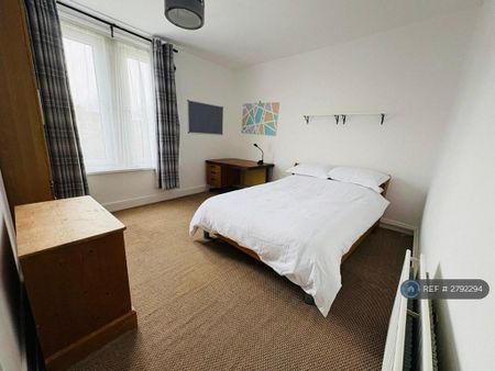 4 bedroom terraced house to rent - Photo 4