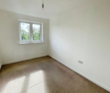 Carver Close - Photo 1