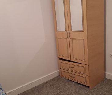 Room in a Shared House, Lynchets Road, LU2 - Photo 2