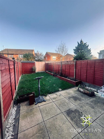 2 bedroom terraced house to rent - Photo 2