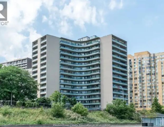 111 RIVERSIDE Unit# 511 | 111 RIVERSIDE Unit# 511, Windsor - Photo 1