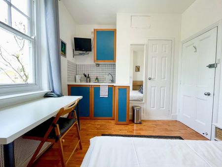 BILLS INCLUDED - A modern studio apartment to rent in Hammersmith, London W6 - Photo 3